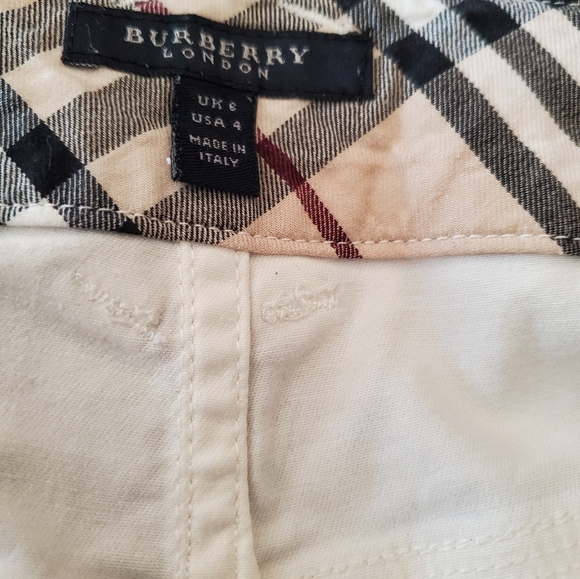 Burberry Women White Cropped/Capri Pants Size 4. - Picture 9 of 16